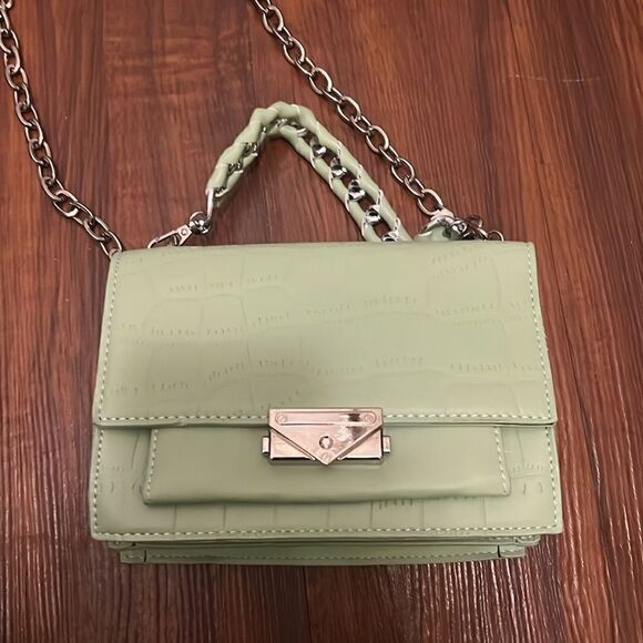 Brand NEW White Leather Crossbody Bag Woven Chain Top Handle NWT - Snap Closure - Picture 8 of 14